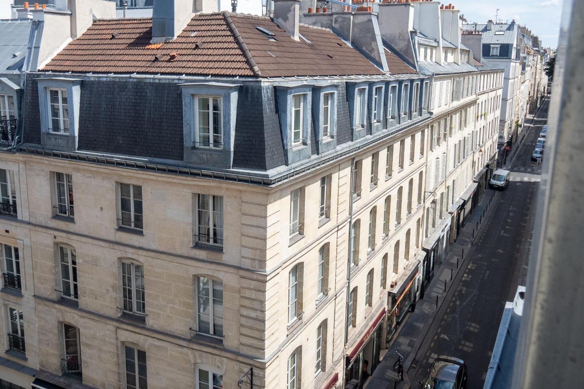 Lovely In The 7th Paris